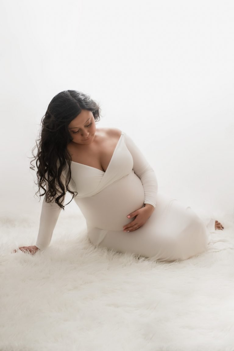 North Vancouver Maternity High Key Photographer