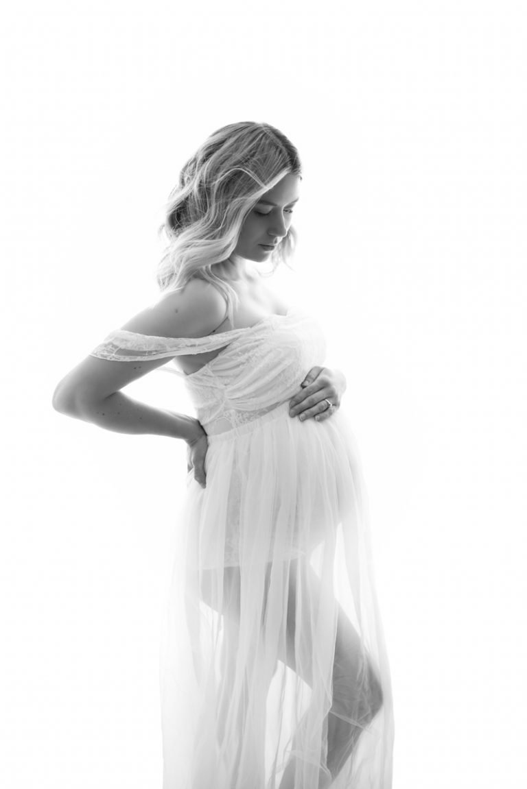 Maternity Photographer Black and White